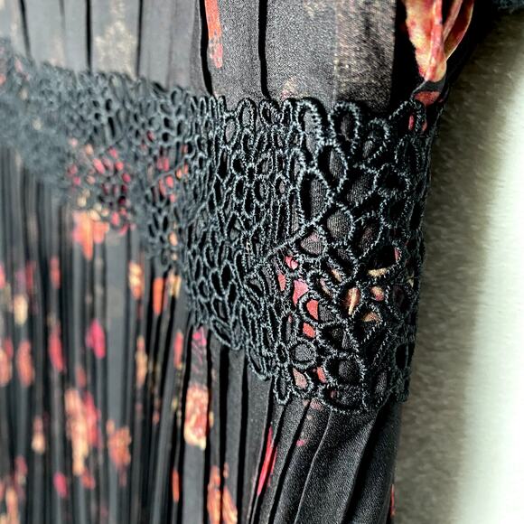 FOXIEDOX Anthropologie Biella Floral Lace Flutter Sleeve Mini Dress Size Small - Picture 6 of 15